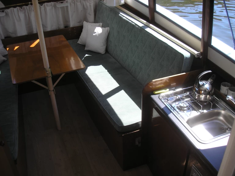 Huur een Eistawerf Doerak 780 OK in Woudsend