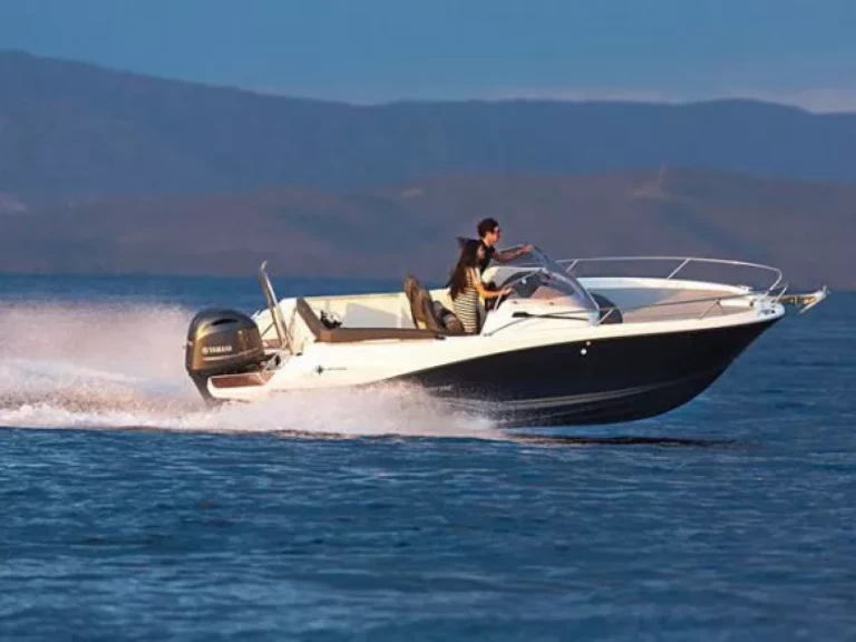 Huur Motorboot met of zonder schipper Jeanneau in Bastia Port