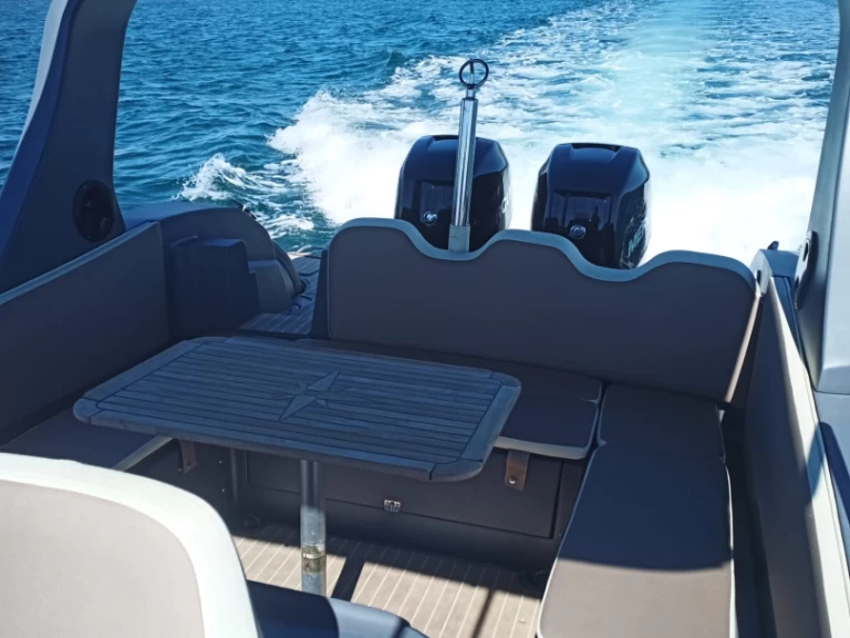 RIB te huur in Hyères voor de beste prijs