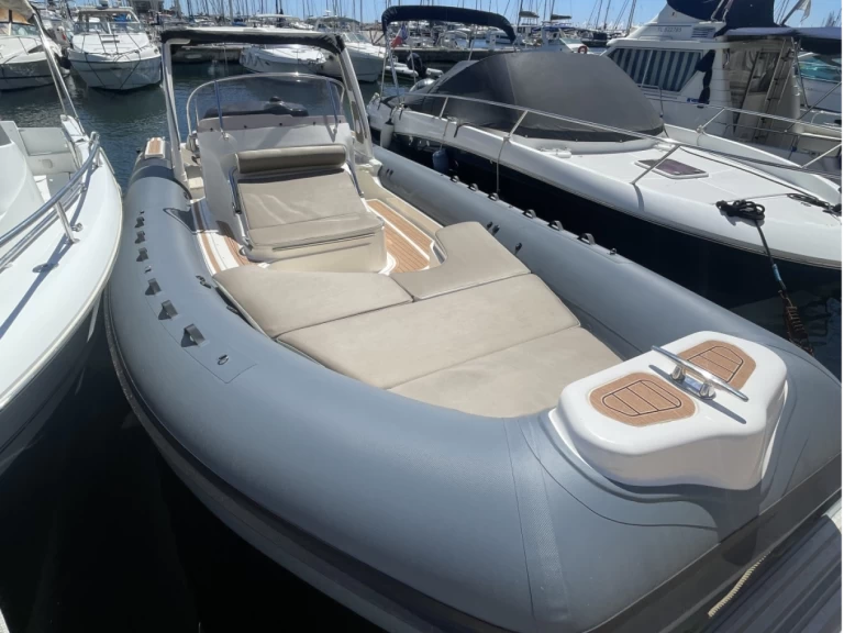 RIB te huur in Hyères voor de beste prijs