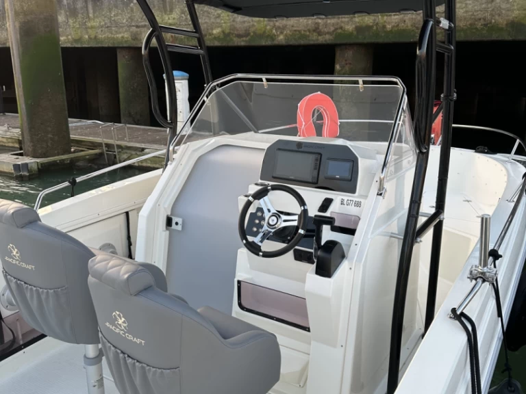Huur een Pacific Craft Pacific Craft 750 Open in Boulogne-Sur-Mer