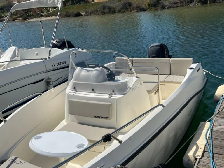 Verhuur Motorboot Quicksilver met vaarbewijs