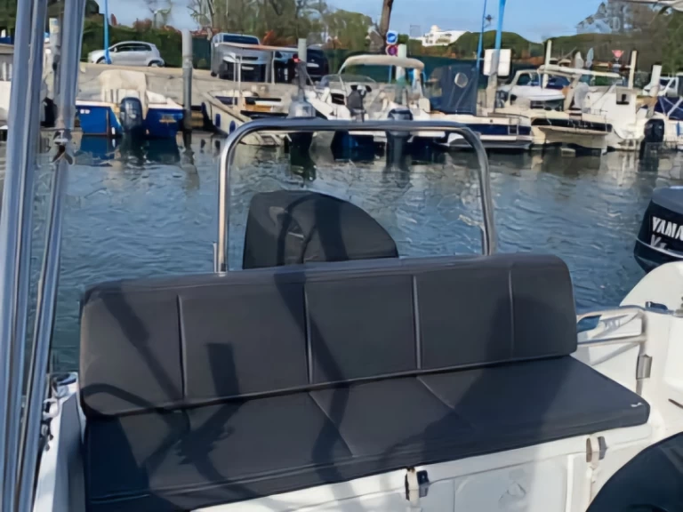 Bénéteau Flyer 6.6 SPACEdeck te huur van particulier of professional in Monaco