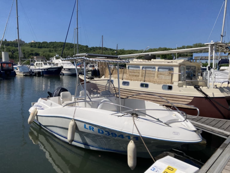 Motorboot te huur in Rouen voor de beste prijs