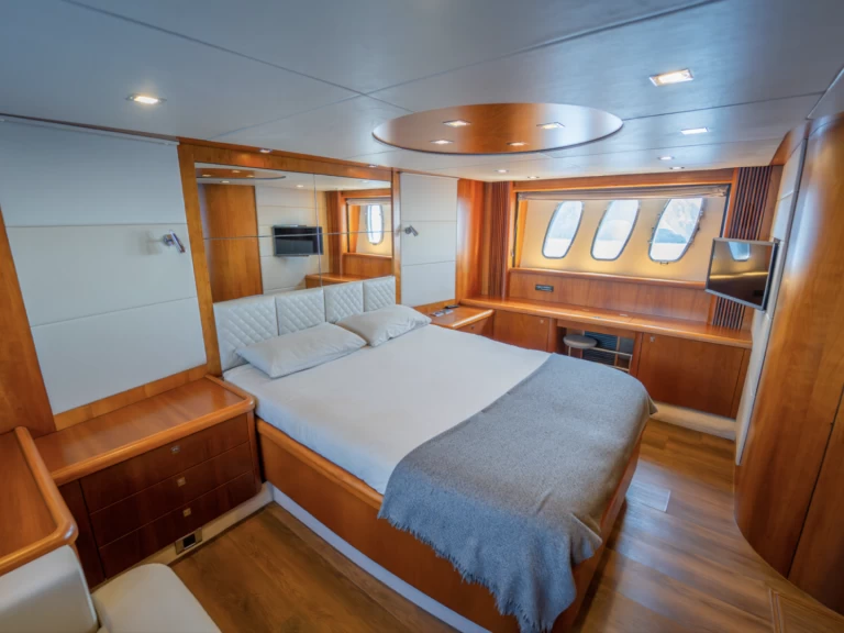 Bootverhuur Sunseeker Predator 72 in Ibiza Magna via SamBoat