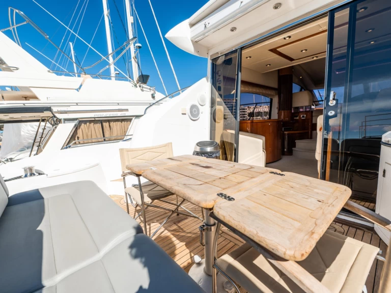 Verhuur Jacht Sunseeker met vaarbewijs