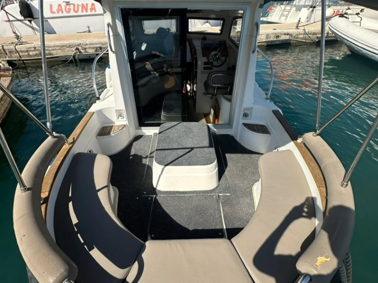 Motorboot te huur in Budva voor de beste prijs