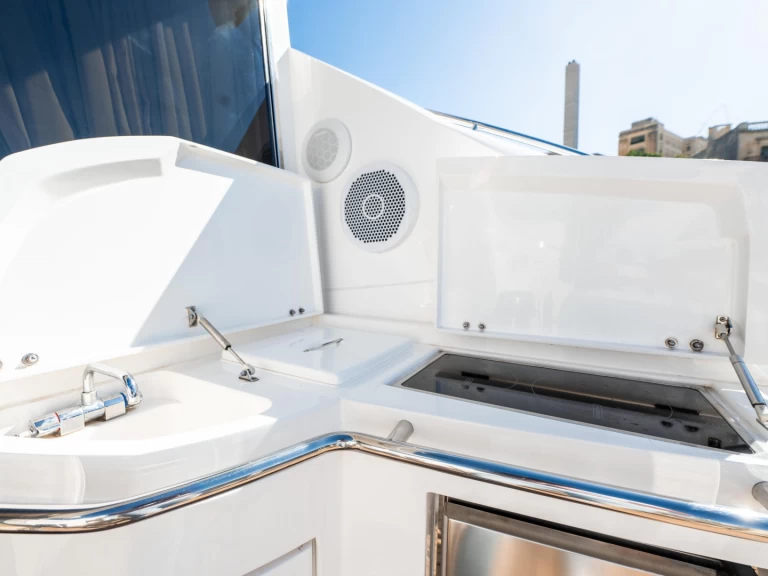 Sunseeker Predator 52 te huur van particulier of professional in San Ġiljan