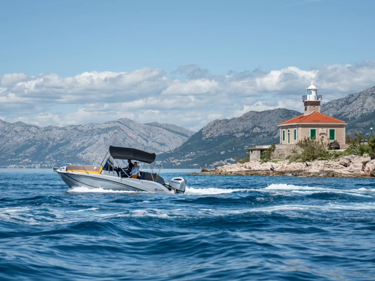 Huur een Quicksilver Quicksilver 675 in Makarska