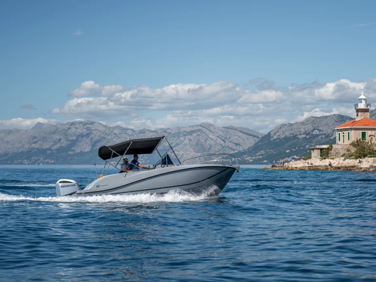 Motorboot te huur in Makarska voor de beste prijs