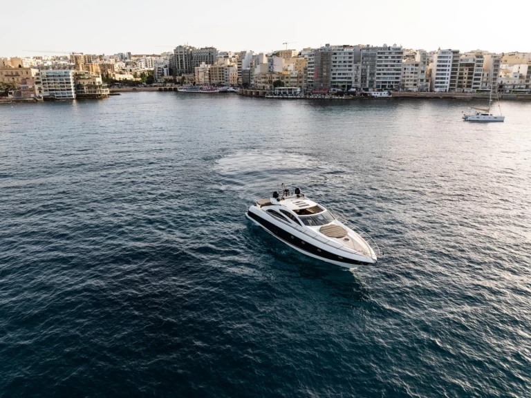 Verhuur Jacht in San Ġiljan - Sunseeker Predator 72
