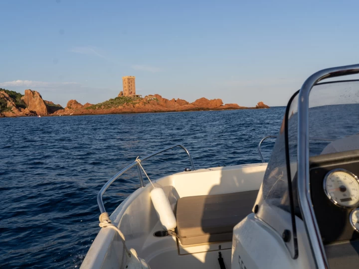 Huur Motorboot met of zonder schipper Quicksilver in Saint-Raphaël