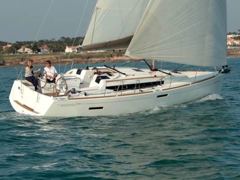 Jeanneau Sun Odyssey 379 te huur van particulier of professional in Toulon