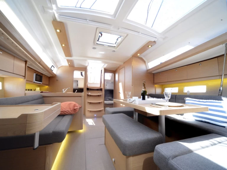 Bootverhuur Toulon goedkoop Dufour 412 Grand Large