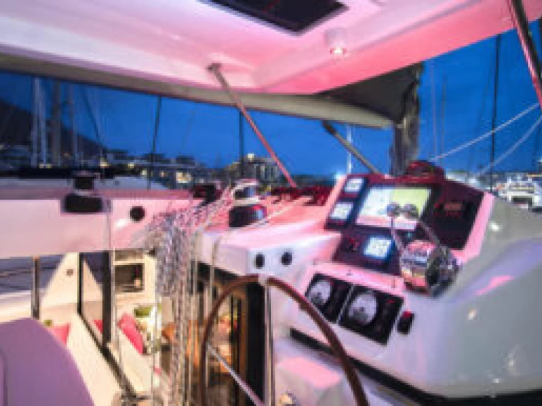 Huur een Leopard Catamarans / Robertson & Caine Leopard 45 in Toulon