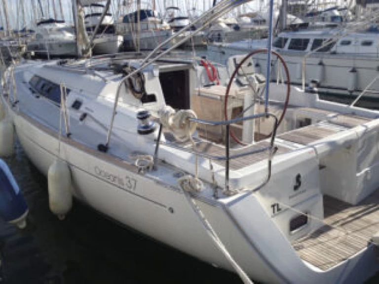 Verhuur Zeilboot in Toulon - Bénéteau Oceanis 37