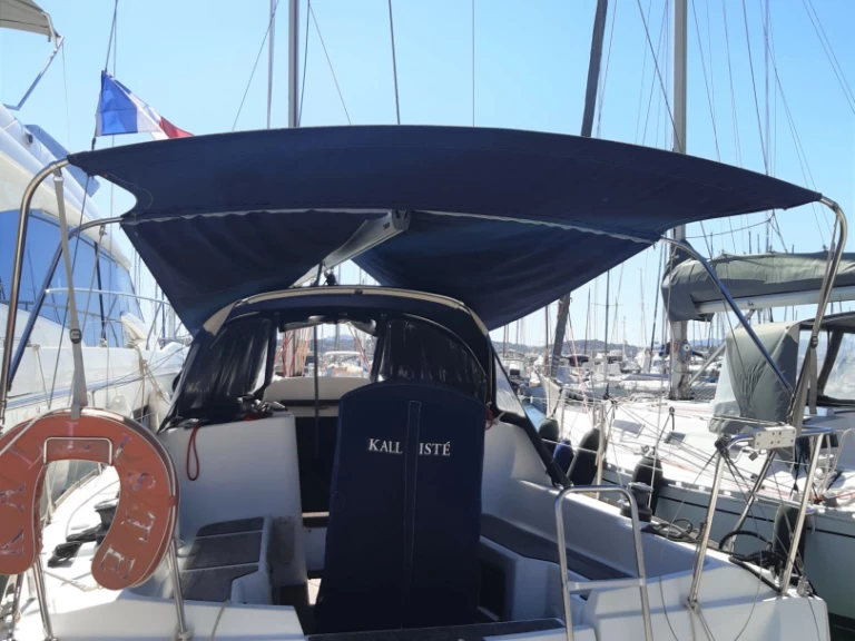Verhuur Zeilboot in Toulon - Jeanneau Sun Odyssey 33i