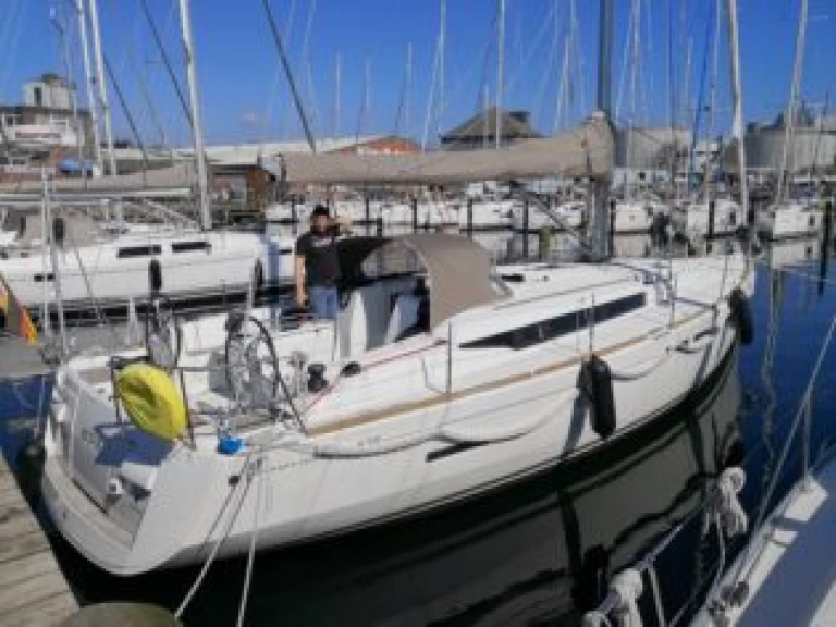 Verhuur Zeilboot in Toulon - Jeanneau Sun Odyssey 439