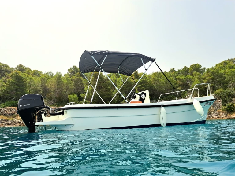 Huur Motorboot met of zonder schipper Betina in Milna