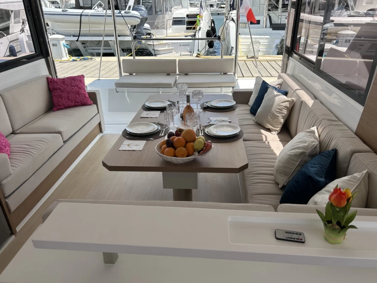 Catamaran te huur in Port Cogolin voor de beste prijs