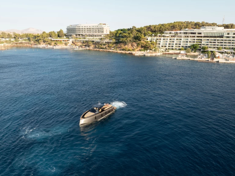 Bootverhuur Agios Kosmas Marina goedkoop Pardo 50