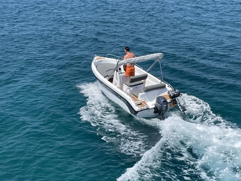 Bootverhuur Agía Kiriakí goedkoop BlueWater 170