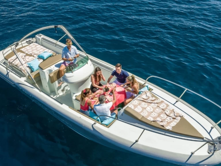 Huur een Expression EXPRESSION 29 in Agay