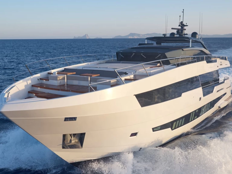 Bootverhuur Tivat goedkoop 100 Century