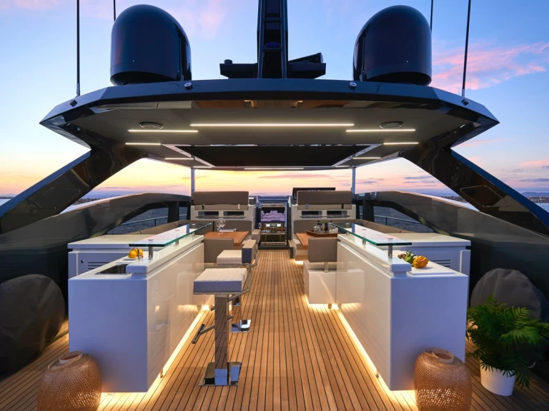 Bootverhuur Astondoa 100 Century in Tivat via SamBoat