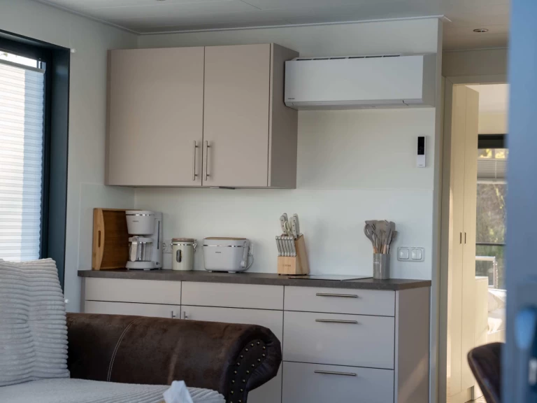 Verhuur Woonboot FLOATING met vaarbewijs