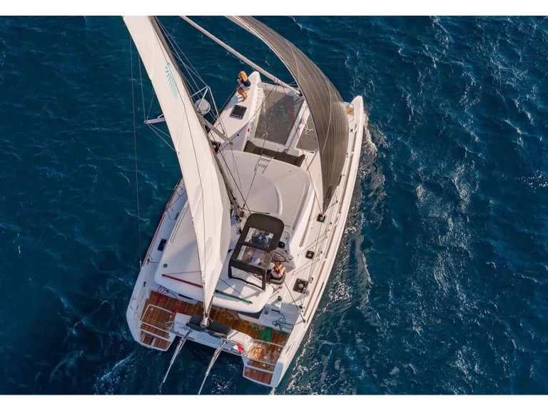 Verhuur Catamaran Lagoon met vaarbewijs