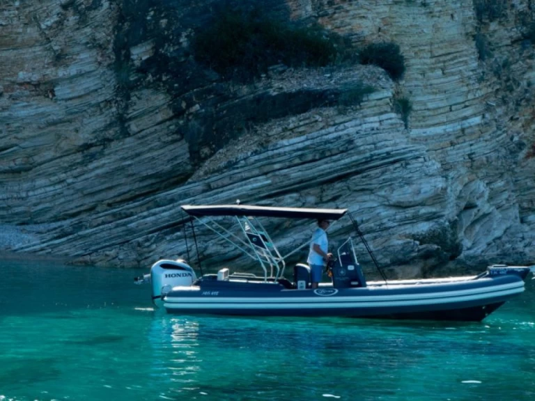 Huur RIB met of zonder schipper Saver in Nomós Thesprotías