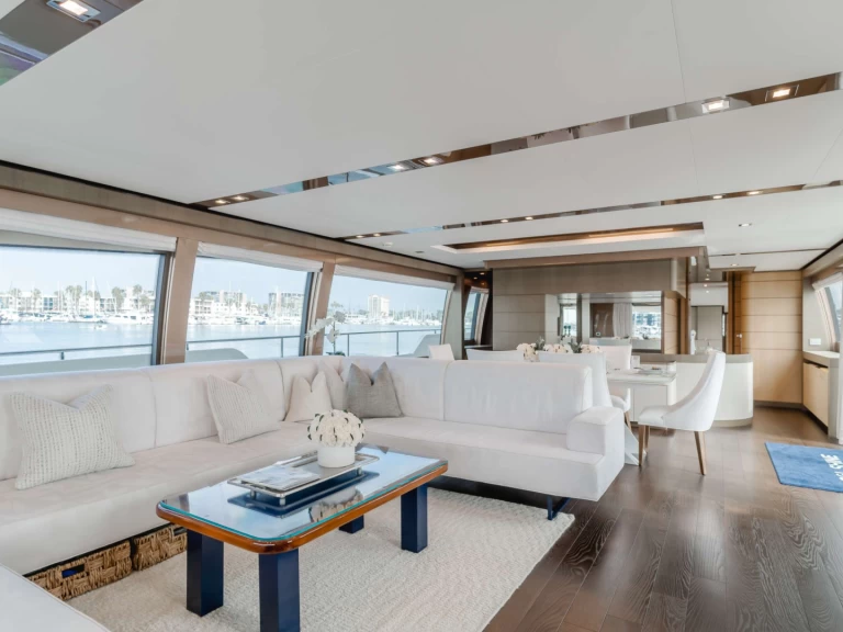 Bootverhuur Ferretti SOL SHINE  in Newport via SamBoat