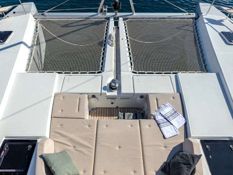 Bootverhuur Lávrio goedkoop Lagoon 52 F