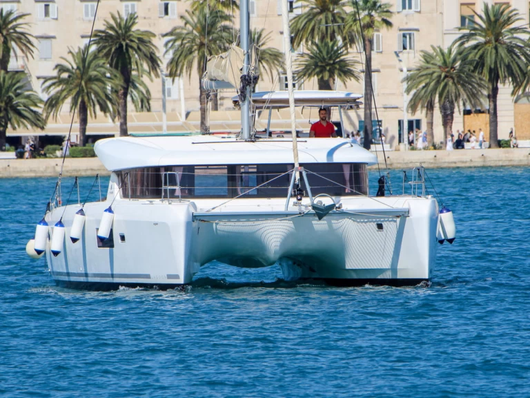 Bootverhuur Lagoon Lagoon 42 in Split via SamBoat