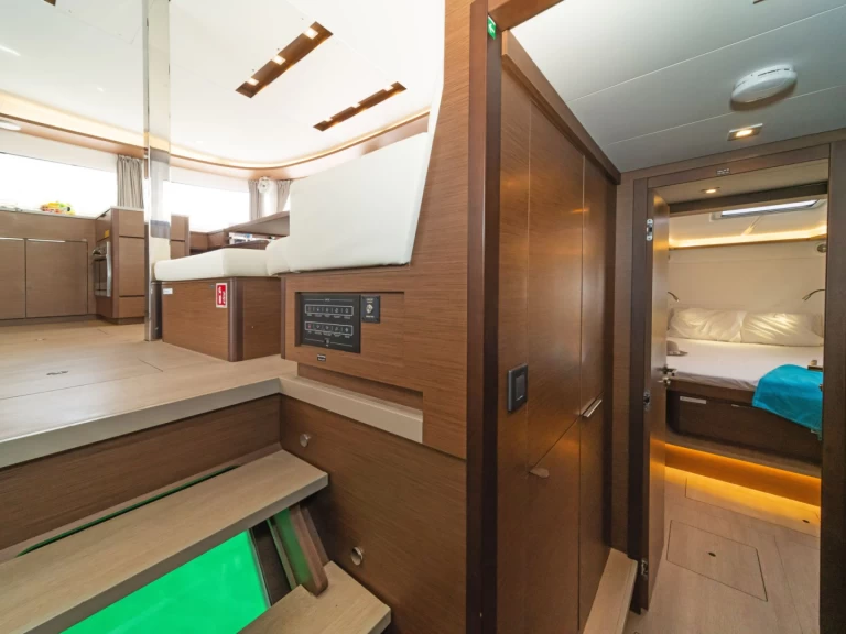 Bootverhuur Deme of Volos goedkoop Lagoon 46