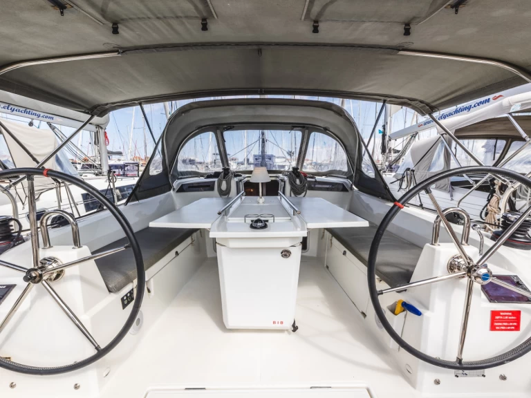 Verhuur Zeilboot Bénéteau met vaarbewijs