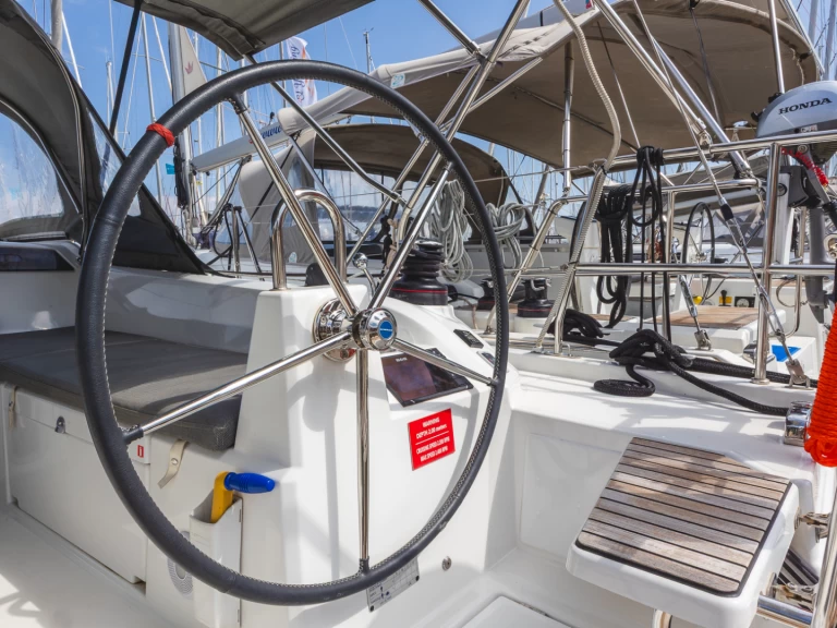 Huur een Bénéteau Oceanis 40.1 in Lefkáda