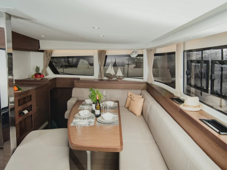 Bootverhuur Lagoon Lagoon 42 in Lefkáda via SamBoat