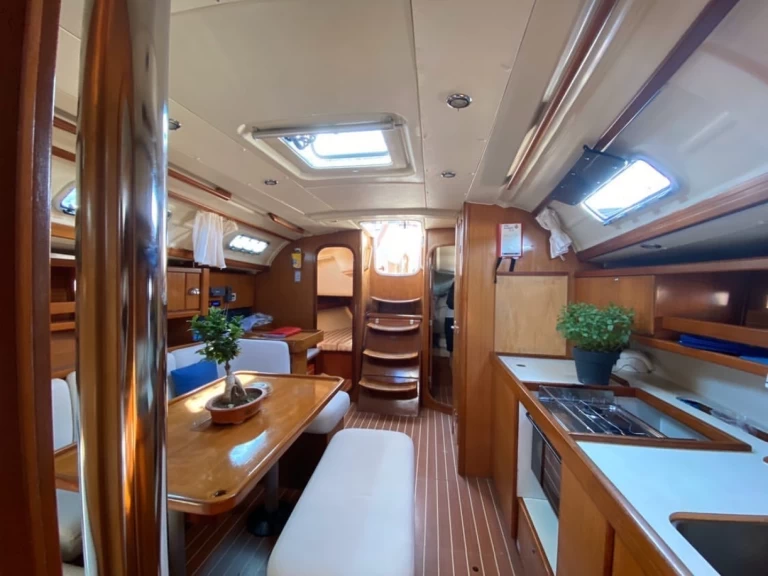 Zeilboot te huur in Sámi voor de beste prijs