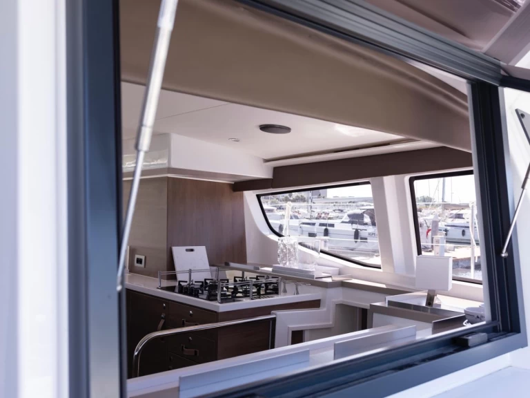 Catamaran te huur in Salerno voor de beste prijs