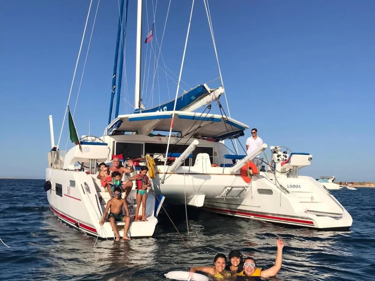 Catamaran te huur in Alcântara voor de beste prijs