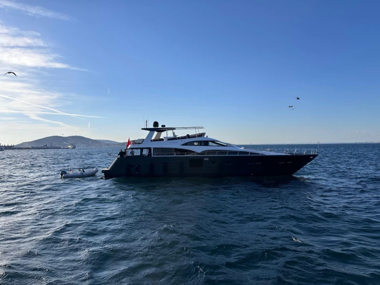 Huur een costome made costome made in Beşiktaş