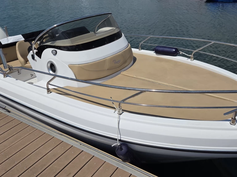 Verhuur Motorboot Ranieri met vaarbewijs