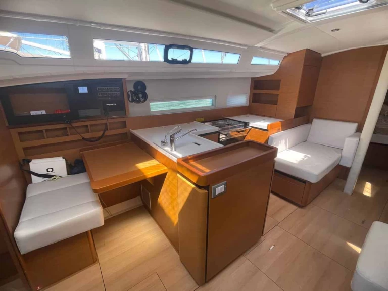 Jeanneau Sun Odyssey 410 te huur van particulier of professional in Golfo Aranci