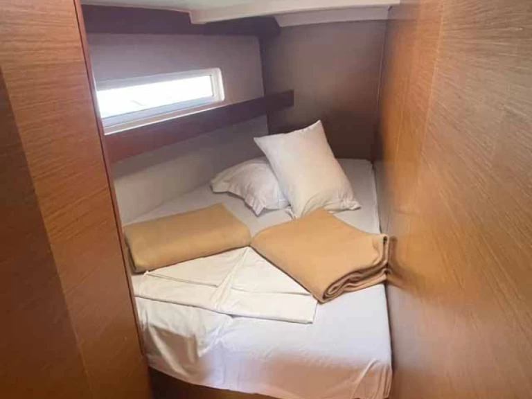 Jeanneau Sun Odyssey 440 te huur van particulier of professional in Golfo Aranci