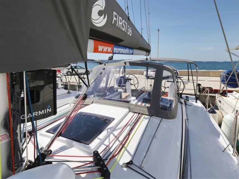 Bootverhuur Biograd na Moru goedkoop First 36