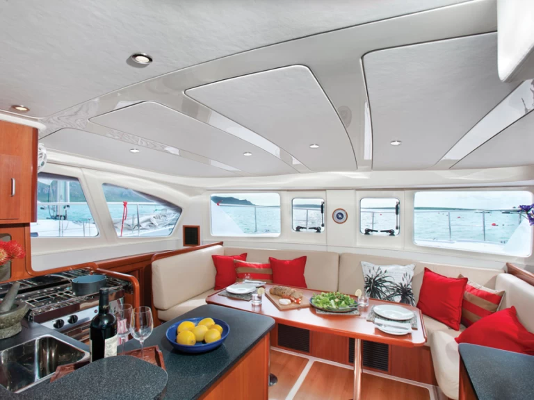 Verhuur Catamaran Leopard Catamarans / Robertson & Caine met vaarbewijs