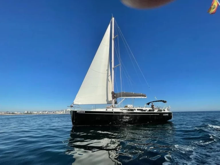 Huur een Jeanneau Sun Odyssey 43 in Barcelona