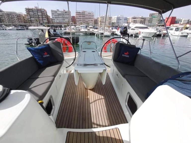 Bootverhuur Barcelona goedkoop Sun Odyssey 43
